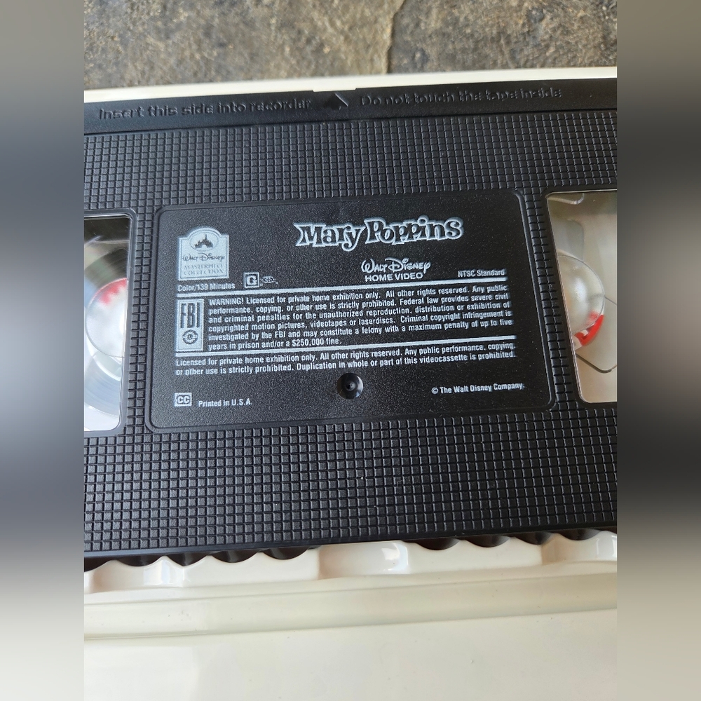 Disney VHS Movie Collection- 6 Disney Classics + 1 Hallmark Christmas Animation - Picture 5 of 10